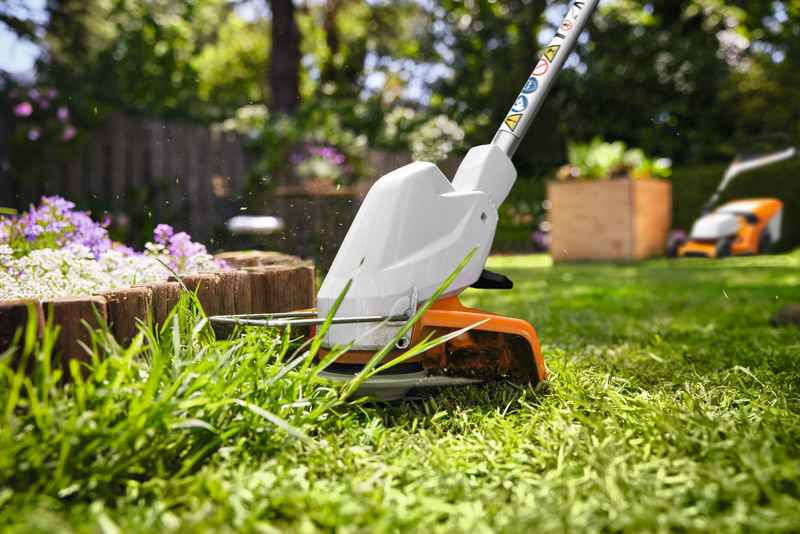STIHL FSA 30 – kosa akumulatorowa, Zestaw: AS 2 + AL 1