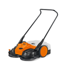 STIHL KGA 770 – zamiatarka akumulatorowa, szerokość 77 cm, zbiornik 50 l