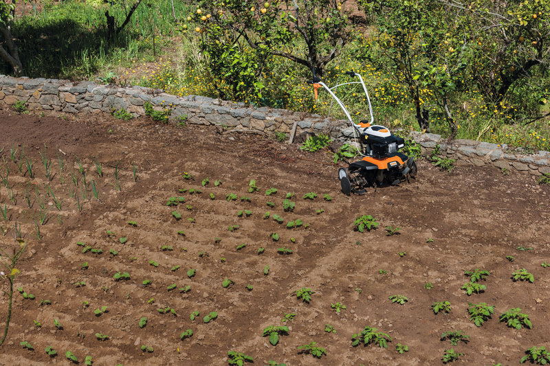 Stihl glebogryzarka MH 685 1 V / 1 R o szerokości roboczej 85 cm.