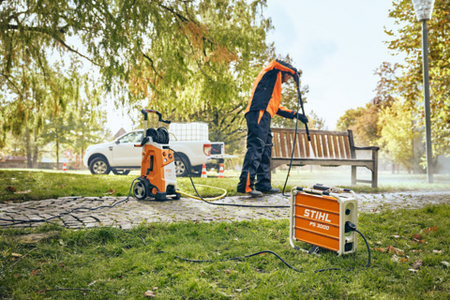 Stihl Przenośna stacja zasilania PS 3000. Mocny generator do zasilania urządzeń przewodowych.