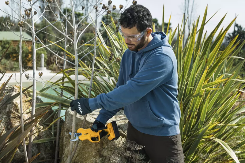 STIGA SC 100e – sekator akumulatorowy, zestaw