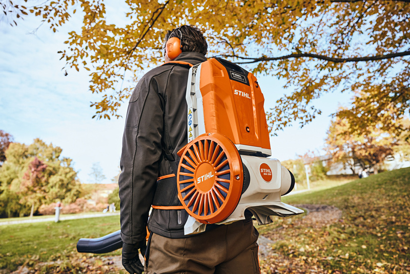 STIHL BGA 300, Dmuchawa bez akumulatora i ładowarki