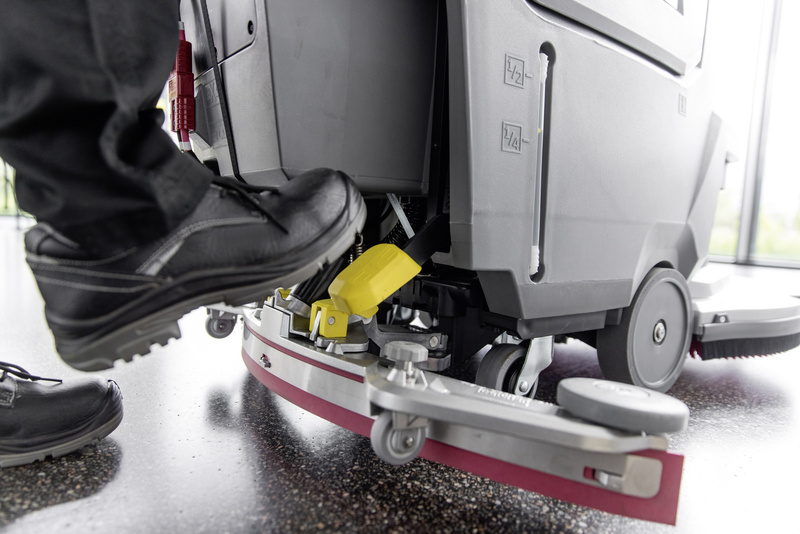 Karcher BD 50/55 W Classic Bp - szorowarka prowadzona ręcznie akumulatorowa