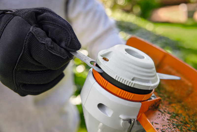 STIHL FSA 30 – kosa akumulatorowa, Zestaw: AS 2 + AL 1