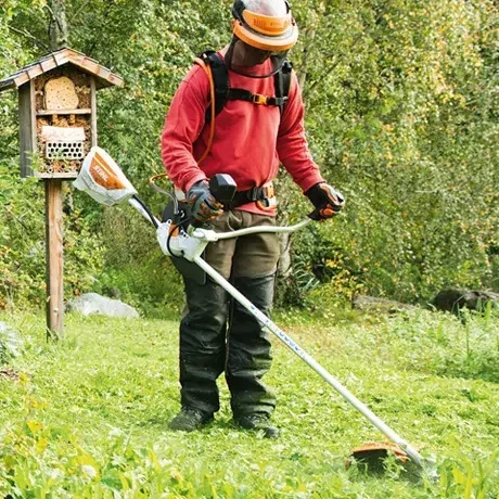 Stihl Kosa akumulatorowa FSA 130. Głowica żyłkowa AC C 26-2 - ZESTAW