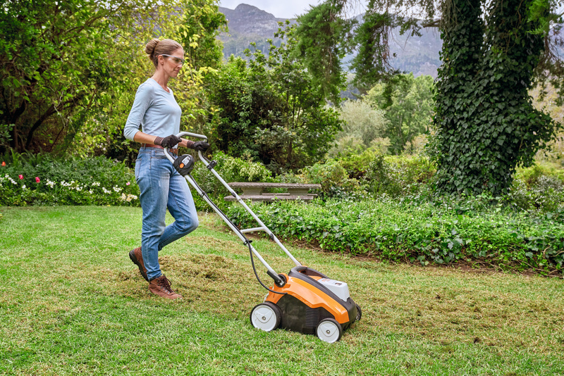STIHL RLA 240 – wertykulator akumulatorowy, 34 cm, kosz 50 l