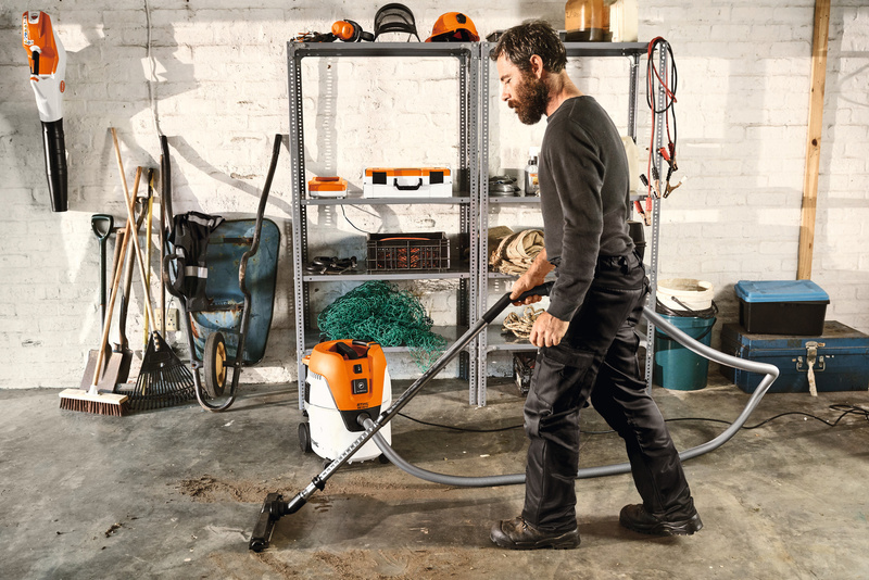 STIHL SE 62 E – odkurzacz przemysłowy, 1400 W + adapter do elektronarzędzi