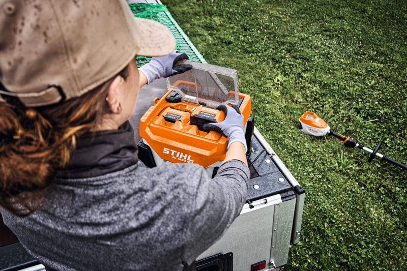STIHL AL 1802 MO – ultraszybka ładowarka do akumulatorów ALLPRO / AP, 2 gniazda ładowania