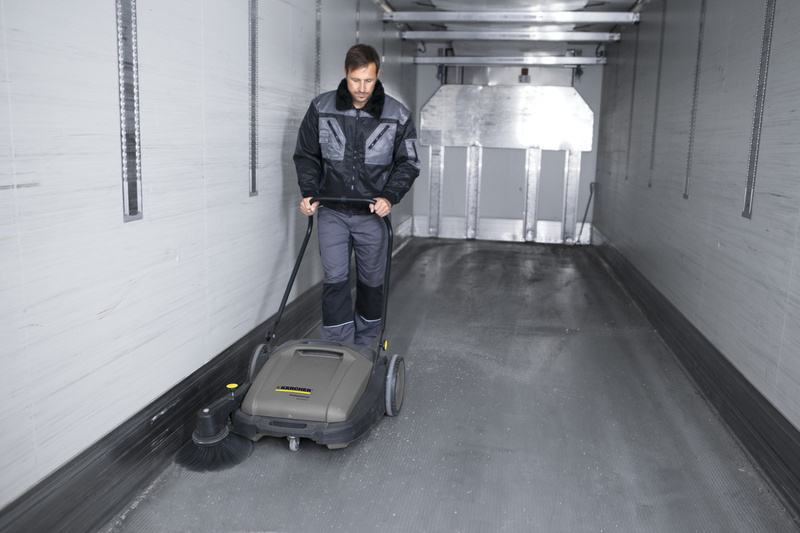 ZAMIATARKA RĘCZNA KM 70/20 C KARCHER