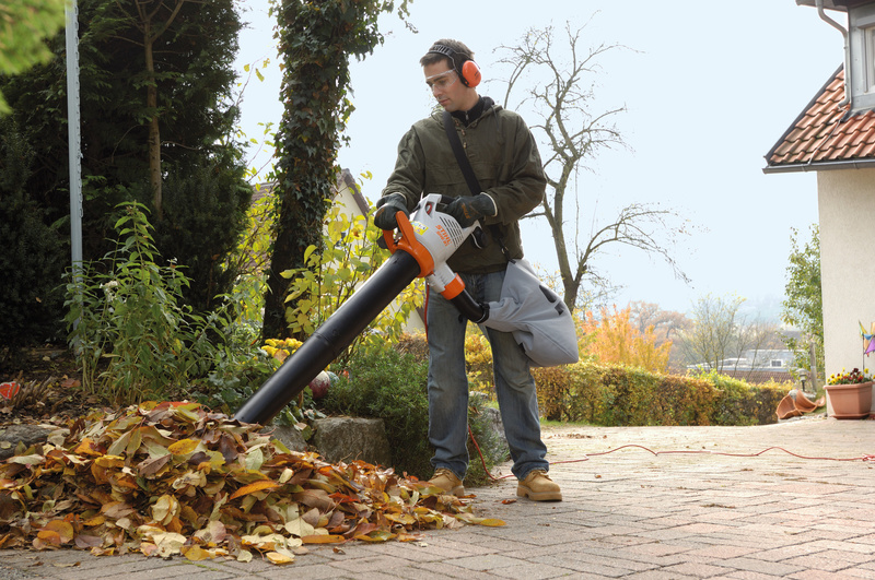 STIHL Odkurzacz elektryczny ogrodowy  SHE 81 Moc 1,4 kWPoj. worka 45L
