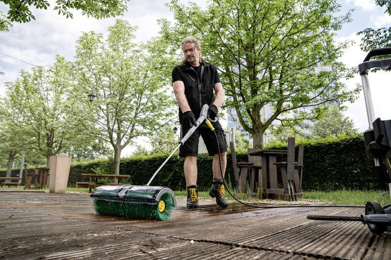 Karcher Zestaw do Czyszczenia Gruntu Szczotką Obrotową - efektywność czyszczenia i oszczędność czasu