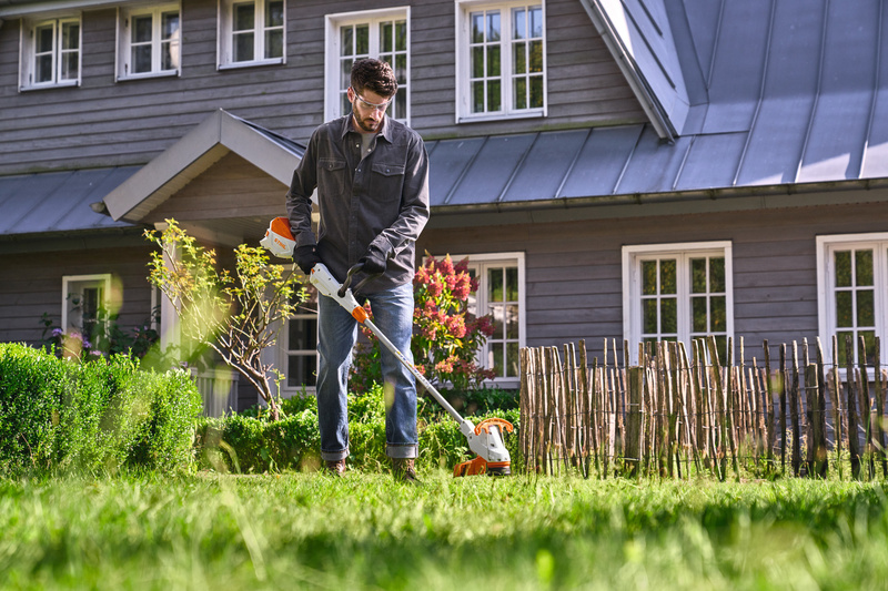 STIHL FSA 50 Podkaszarka, z akumulatorem AK 10 i ładowarką AL 101