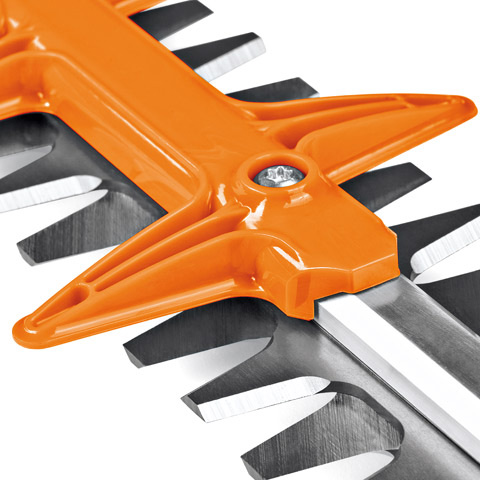 Stihl Nożyce akumulatorowe do żywopłotów HSA 100 - praktyczne zastosowanie