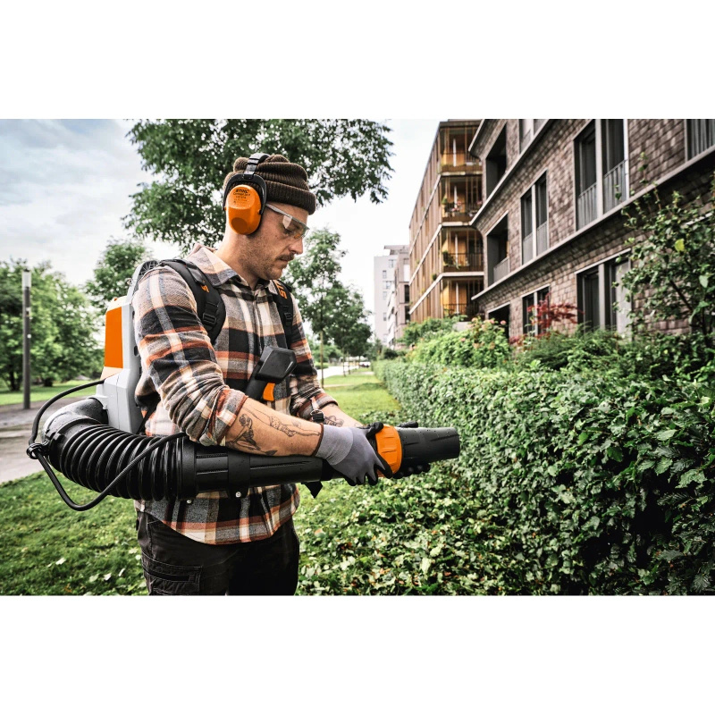 STIHL BRA 280 B – akumulatorowa dmuchawa plecakowa 26 N (bez akumulatora i ładowarki)