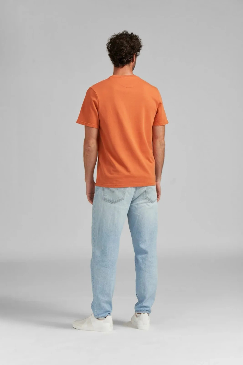 Koszulka PIGMENT DYE ORANGE - wszechstronność i łatwość pielęgnacji
