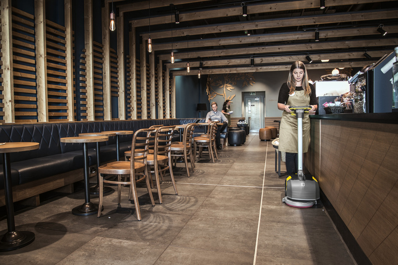 Karcher BD 30/4 C Bp Pack - szorowarka tarczowa akumulatorowa