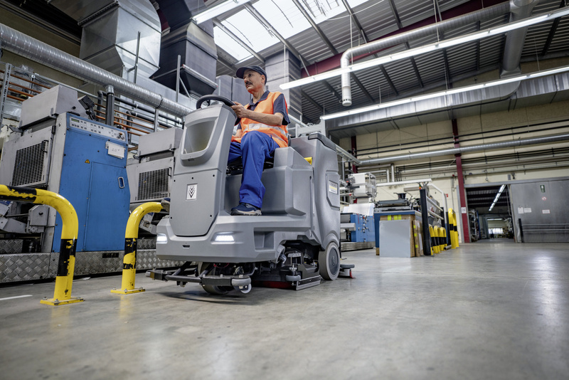 Karcher B 110 R Classic - szorowarka kompaktowa samojezdna akumulatorowa