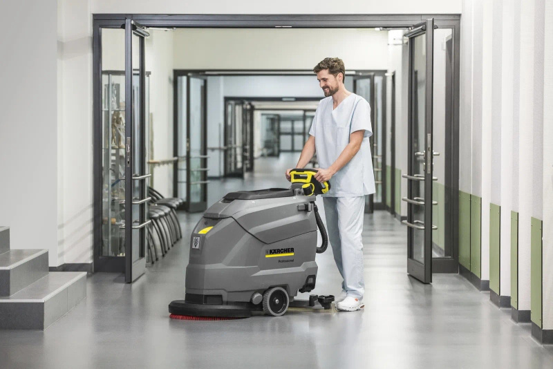 Karcher BD 50/50 C Classic Bp Pack 80Ah Li (12 A) – szorowarka automatyczna akumulatorowa