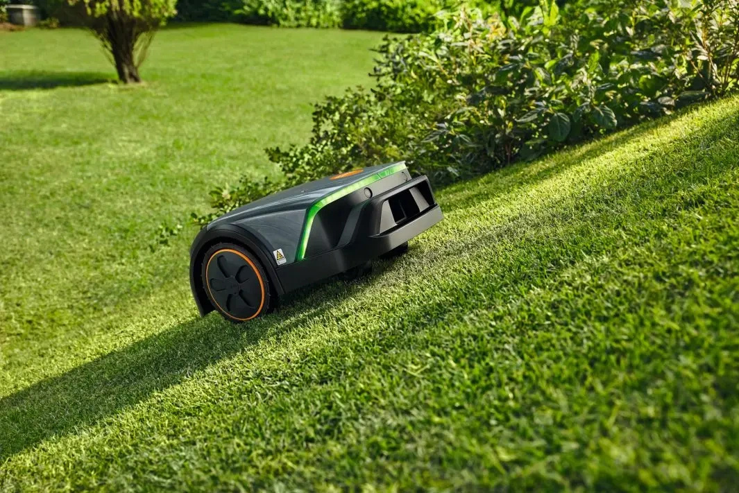 STIHL Robot koszący iMOW 4 EVO (1000m2) - idealny do wymagających ogrodów