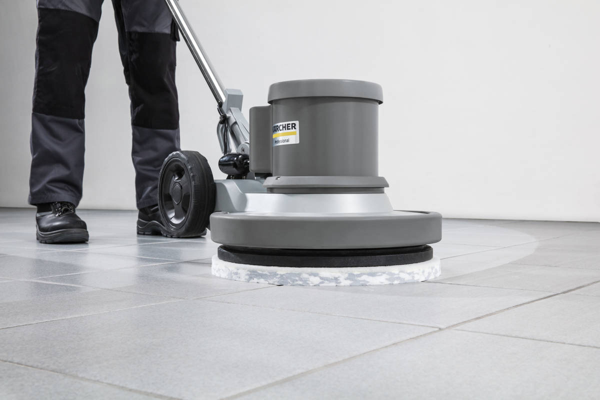 Karcher szorowarka jednotarczowa BDS 43/150 C Classic - wytrzymałość i prosta obsługa
