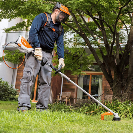 STIHL Kombimotor KMA 130 R - ergonomiczny uchwyt