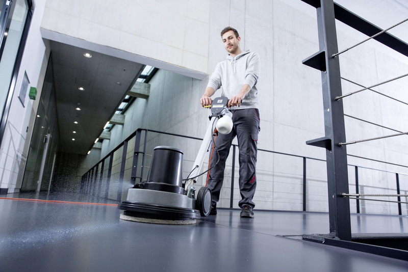 Karcher szorowarka jednotarczowa BDP 43/400 C