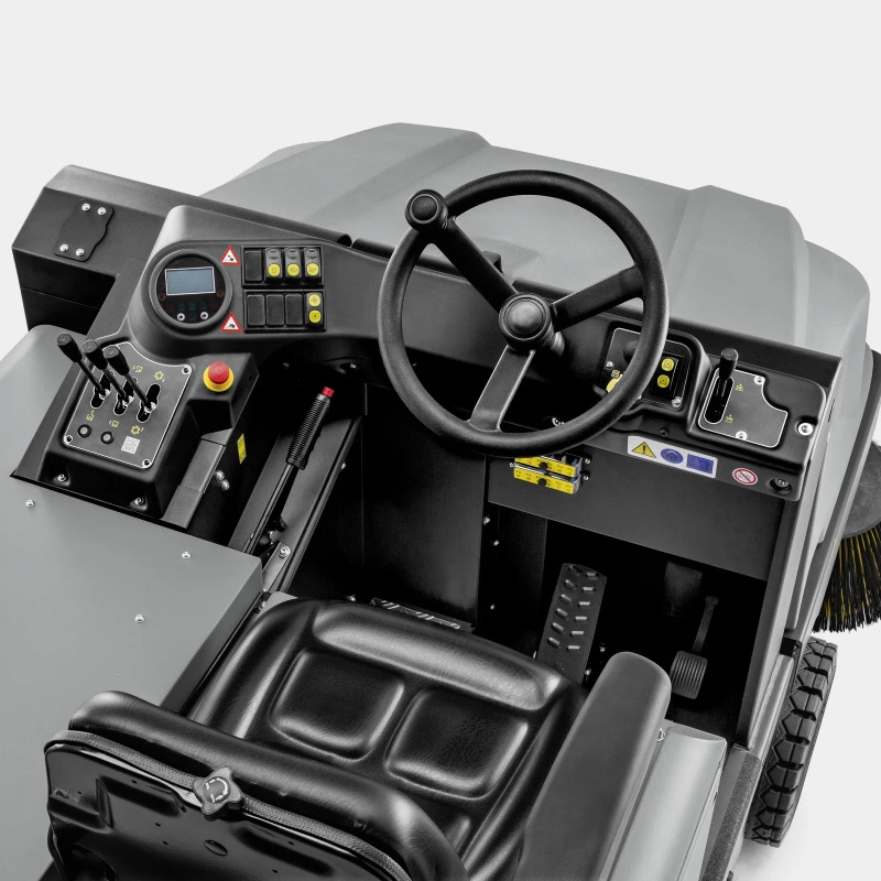 Karcher KM 130/300 RI Bp Classic - zamiatarka przemysłowa z fotelem akumulatorowa