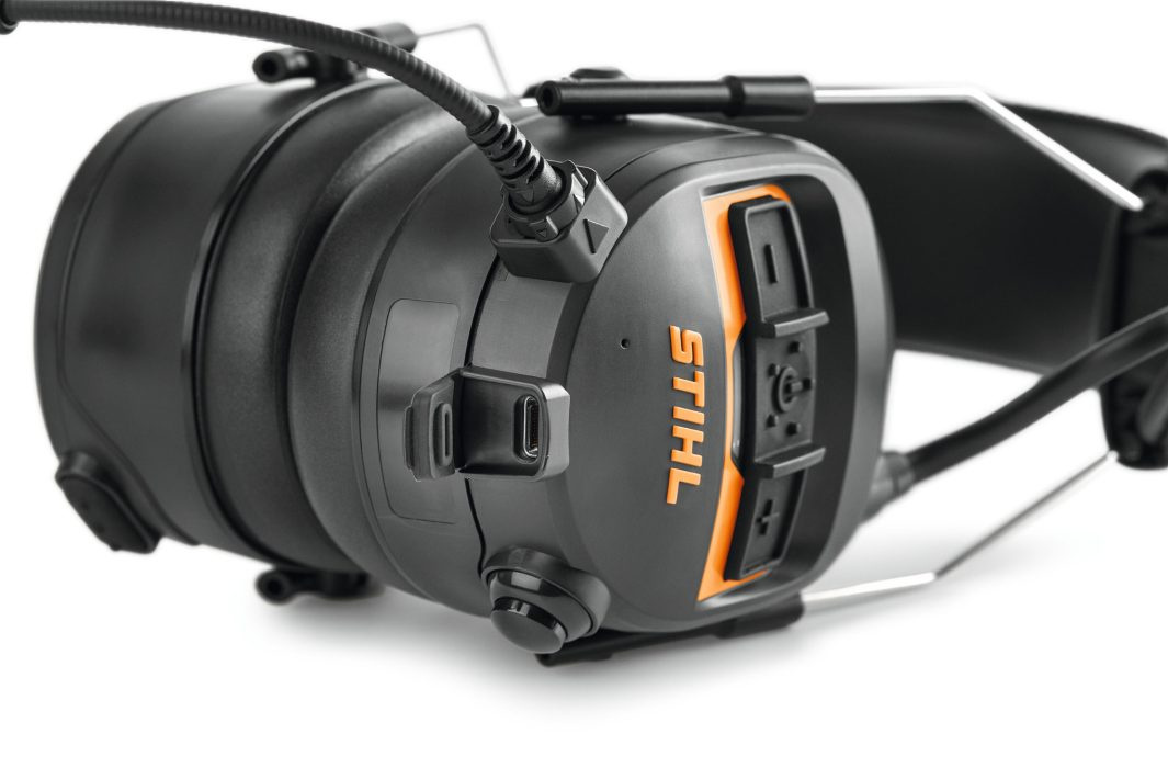 STIHL Nauszniki Ochronne ADVANCE ProCOM z Mikrofonem - Funkcje komunikacyjne Bluetooth i radio FM