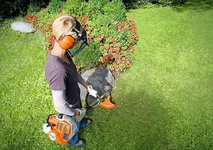 STIHL FS 40 – kosa spalinowa, głowica AC C6-2