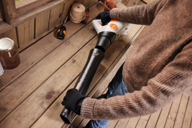 STIHL BGA 30 – dmuchawa akumulatorowa 5 N, 43 m/s, zestaw 2x AS 2 + ALS 31