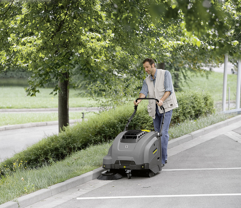 Karcher KM 75/40 W G - zamiatarka spalinowa