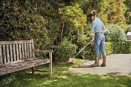 Stihl Kosa akumulatorowa FSA 57 [36 V] Ciężar 3,5 kg, głowica żyłkowa AC C3-2