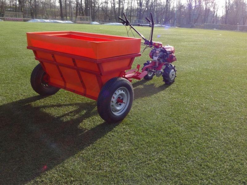Rozsiewacz wałowy FBG 550