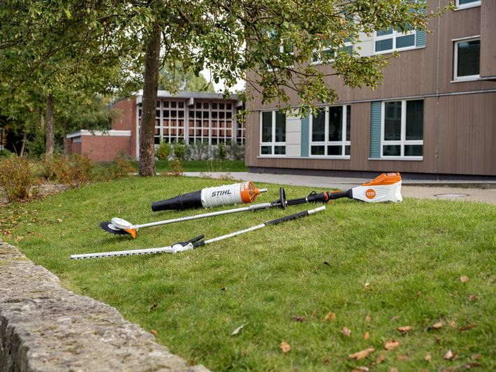 STIHL KMA 135 R – KombiMotor + nożyce do żywopłotu