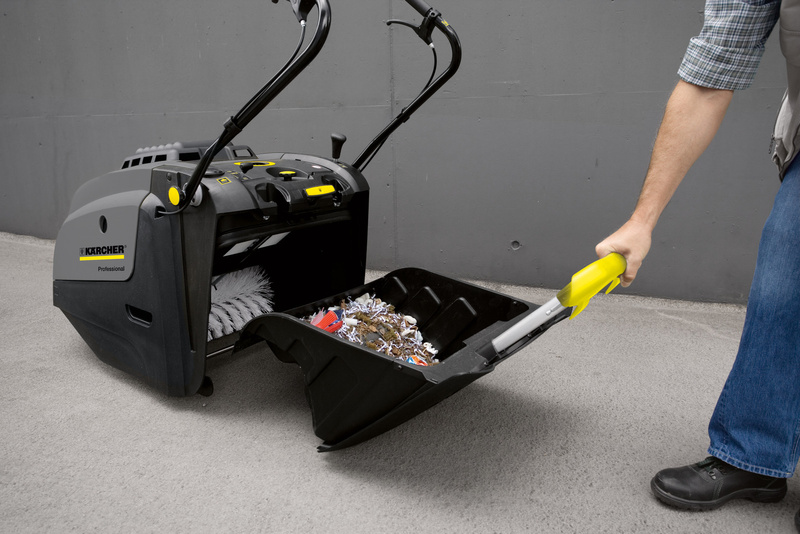 Karcher KM 75/40 W Bp - zamiatarka akumulatorowa