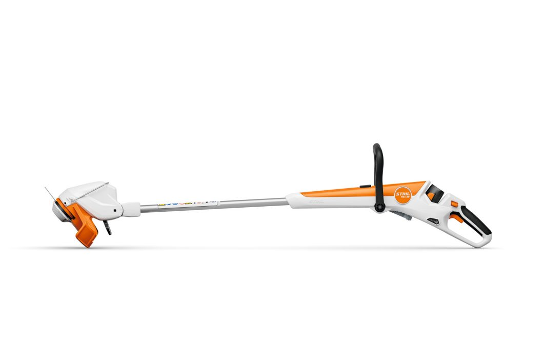 STIHL FSA 30 – Lekka, Cicha Kosa Akumulatorowa - bezspalinowe koszenie