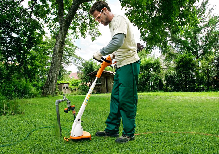 Stihl Podkaszarka elektryczna FSE 31 - zaczep przewodu elektrycznego