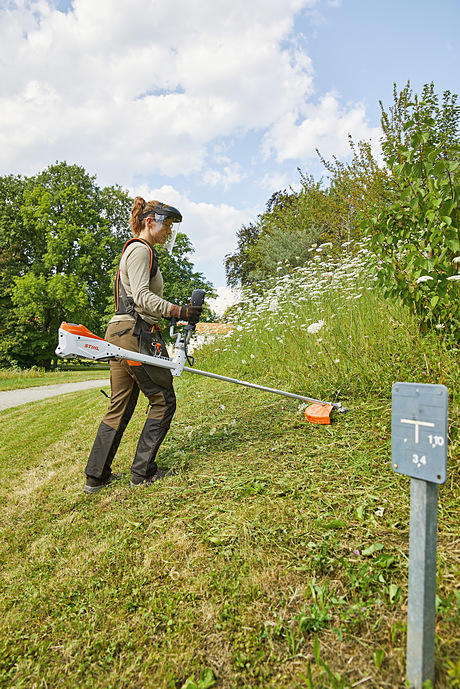 Stihl Kosa akumulatorowa FSA 135 [36 V] z systemem AP - ergonomia i cicha praca