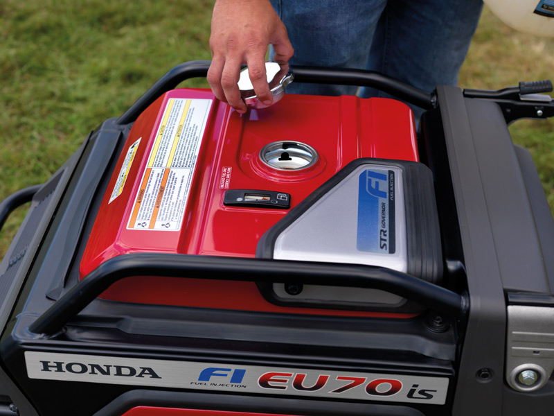 HONDA  EU 70 IS - Agregat prądotwórczy - Moc max. 7 kW