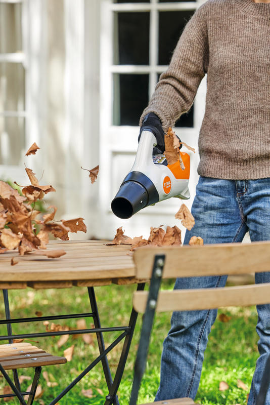 STIHL BGA 30 – dmuchawa akumulatorowa 5 N, 43 m/s, zestaw 2x AS 2 + ALS 31