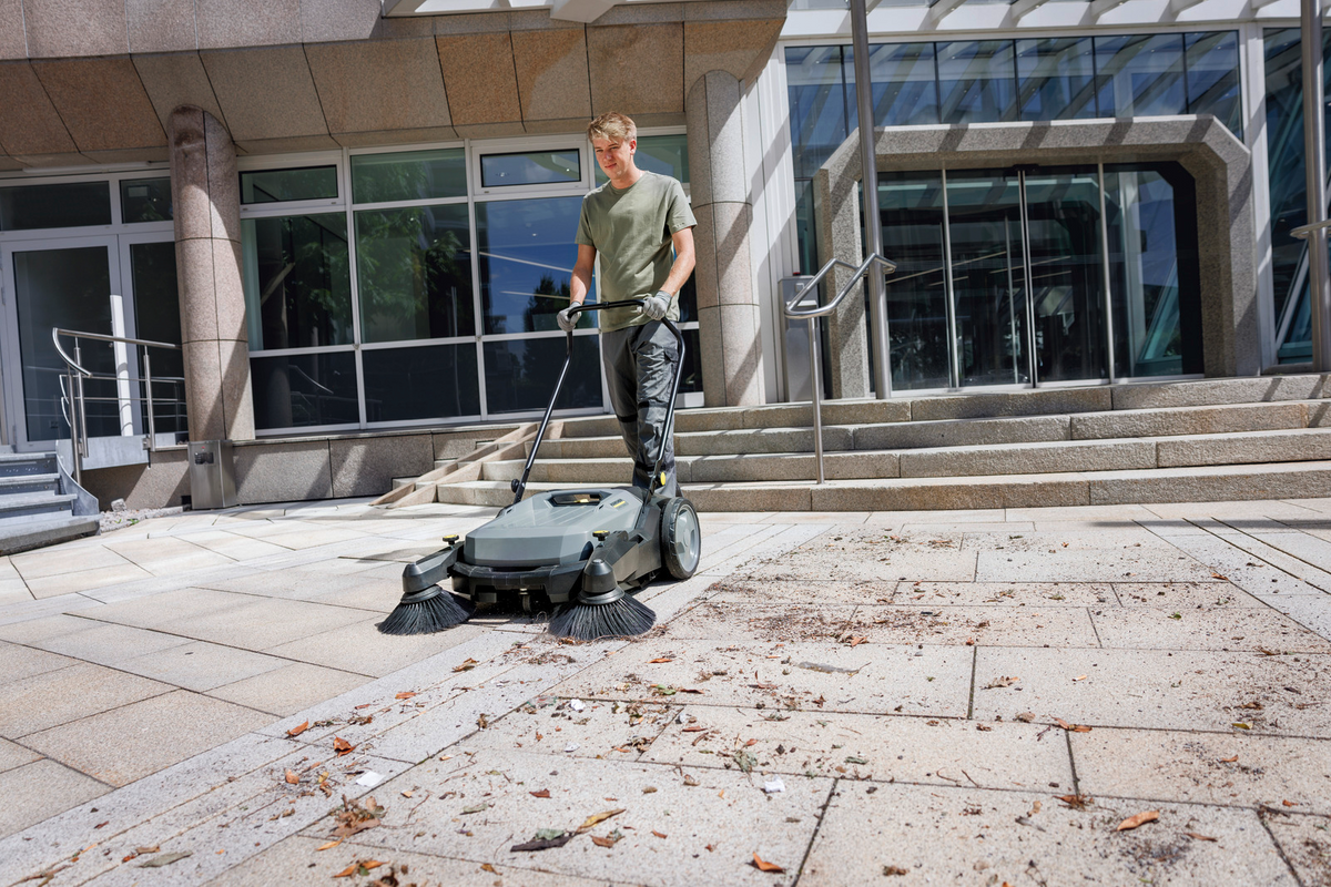 KARCHER Zamiatarka KM 70/20 C 2SB - Praktyczność i łatwość użytkowania