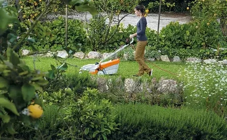 Stihl kosiarka elektryczna RME 235 - wydajny system zbierania trawy