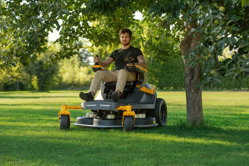 STIGA Traktor akumulatorowy Gyro 900e.