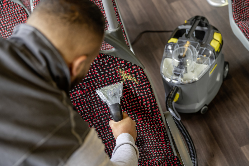 Karcher Puzzi 8/1 Adv - odkurzacz piorący