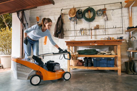 STIHL Kosiarka akumulatorowa  RMA 239 C– 37 cm, zestaw AK 30 + AL 101