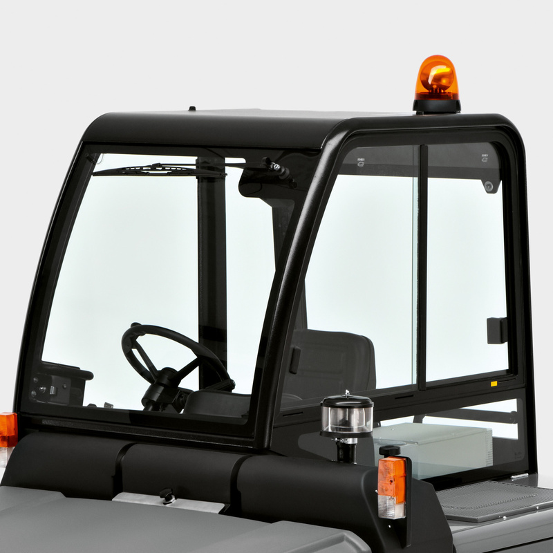 Karcher KM 150/500 R D - zamiatarka przemysłowa z fotelem (diesel)