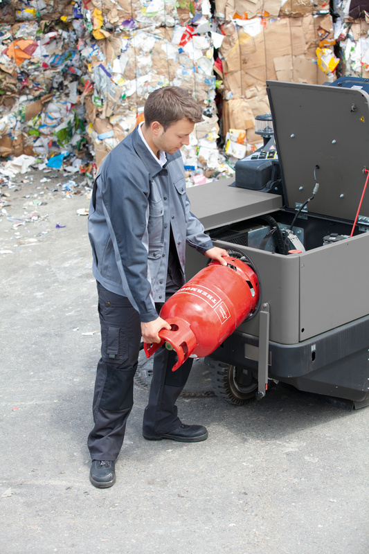 Karcher zamiatarka przemysłowa KM 130/300 R LPG