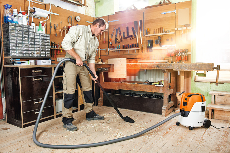 STIHL SE 62 E – odkurzacz przemysłowy, 1400 W + adapter do elektronarzędzi