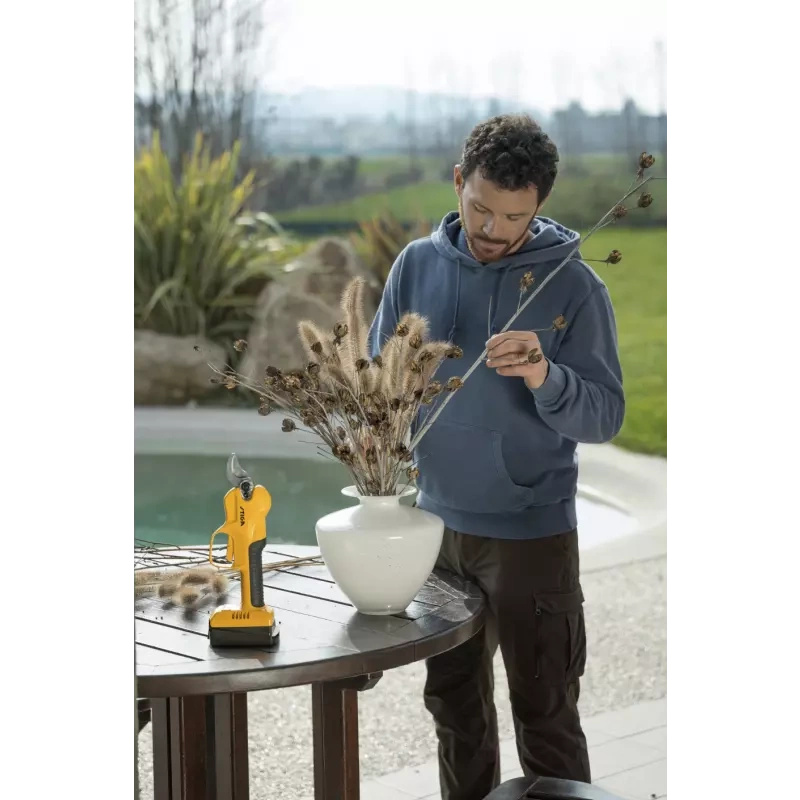 STIGA SP 100e – pilarka i sekator akumulatorowe, 2.0 Ah