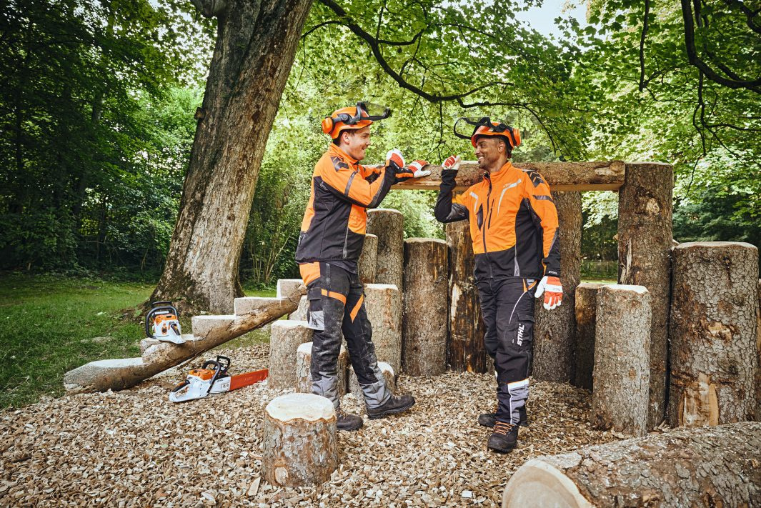 Spodnie STIHL ADVANCE X-FLEX czarne – wentylacja i wygoda w każdych warunkach